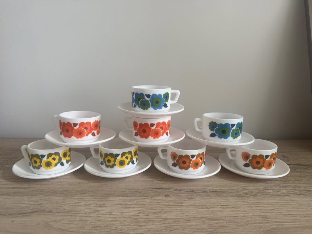 vaisselle arcopal vintage (lotus, myosotis..)