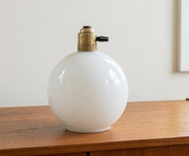 applique murale globe opaline blanc